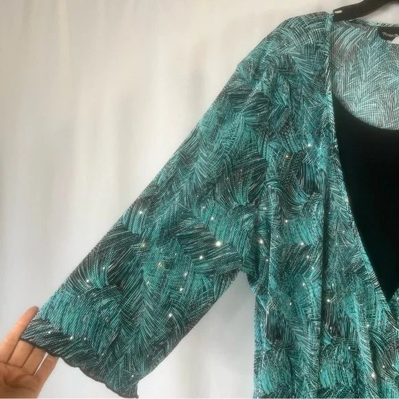 Maggie Barnes Top Tunic Modest Shirt Womens
Career Tropical Print Size: 4X - Picture 6 of 11